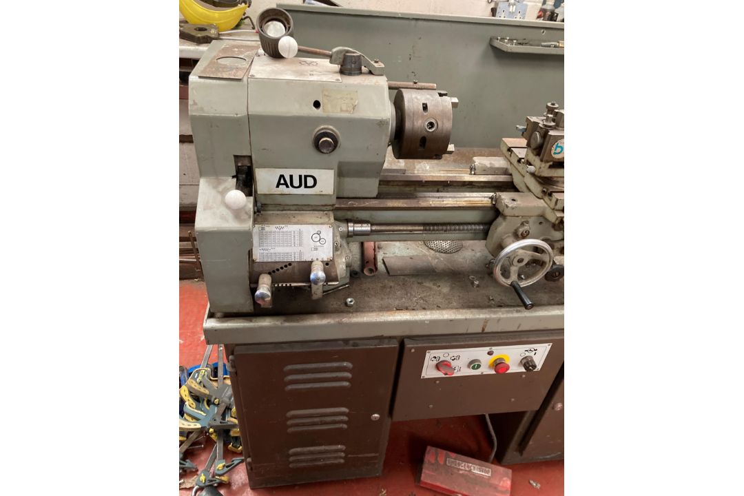 1 x Boxford Aud 5 inch Lathe with three jaw chuck (3 phase - no power cable) and emergency foot - Image 2 of 7