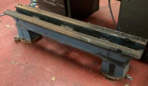 1 x vintage 91cm long lathe bed