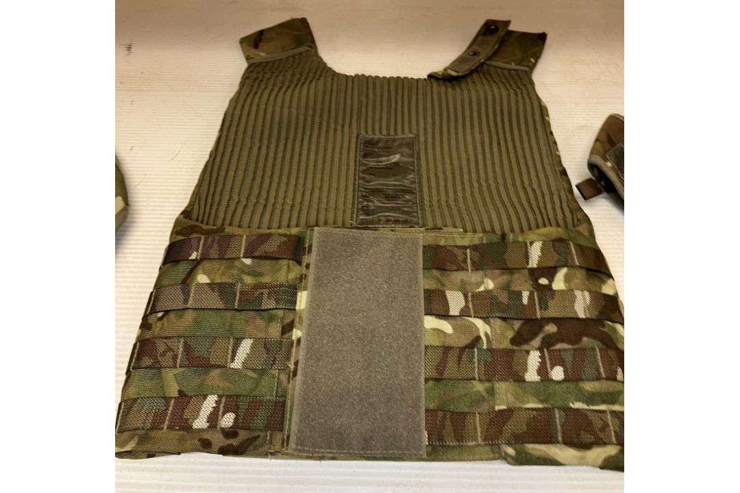 Contents to box - a quantity of Brassards, waist bands, half collars, - Image 4 of 6