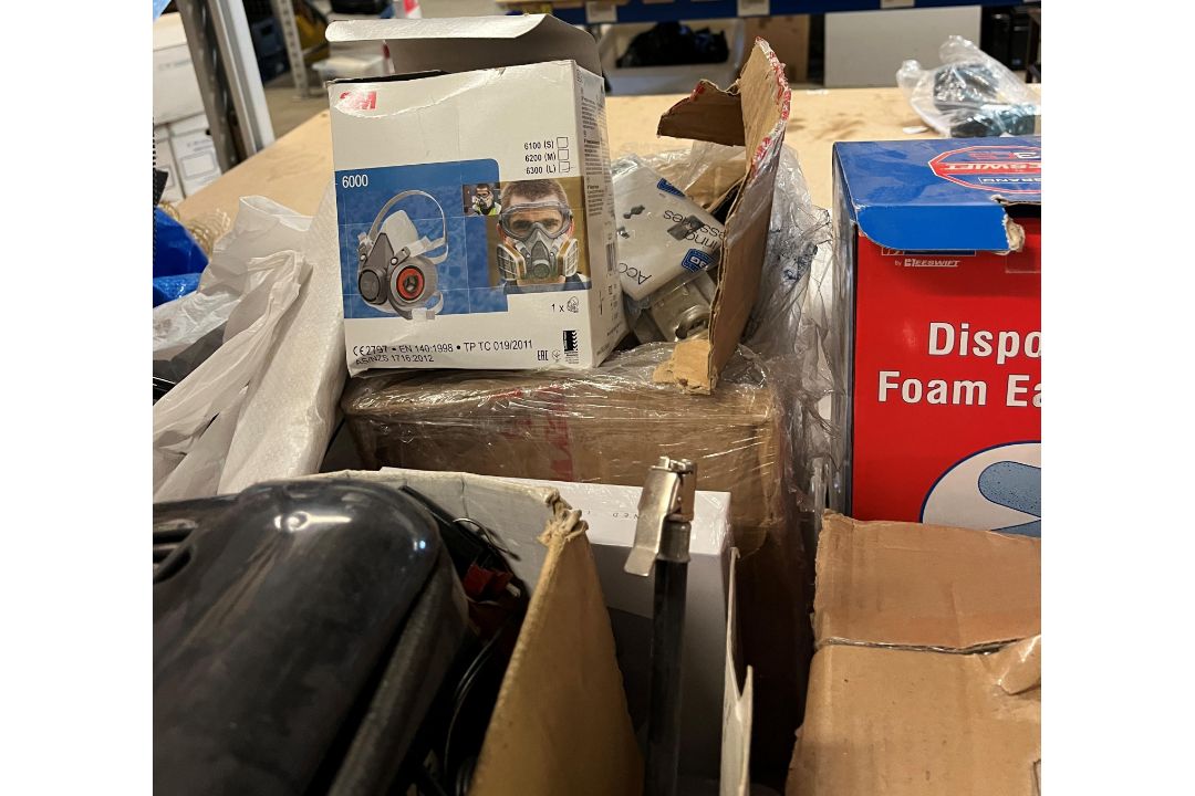 Contents to part of rack - an assortment of soap dispensers, foot pumps, air compressors, - Image 6 of 6