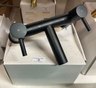 NEW BOXED BLACK DECK MOUNTED BATH TAP NE