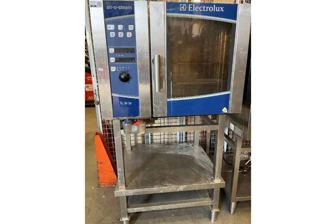 Electrolux air-o-steam stainless steel combination oven on a single tier stand model IPX5 3 - Image 1 of 2