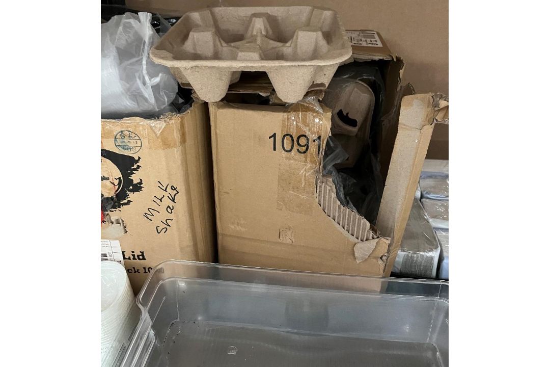 Contents to rack a quantity of café sundries to include plastic coffee cup lids, - Image 5 of 5