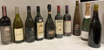 A collection of ten bottles of red, white and sparkling wine, mainly 75cl/750ml bottles - American,