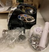 Household meat grinder in original box (CWH Ref: W08)