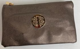 4 x Silver/grey coloured Long & Son London small cross body bags (RRP - £32 each) (CWH Ref: J12)