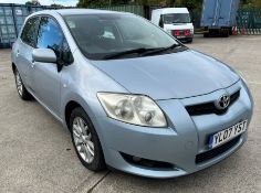 TOYOTA AURIS 1.6 TR VVT-1 5 DOOR HATCHBACK - Petrol - Silver/Blue - Grey cloth upholstery.