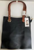 Approximately 40 x Long & Son London bla