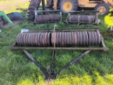 Set of triple rib rolls,