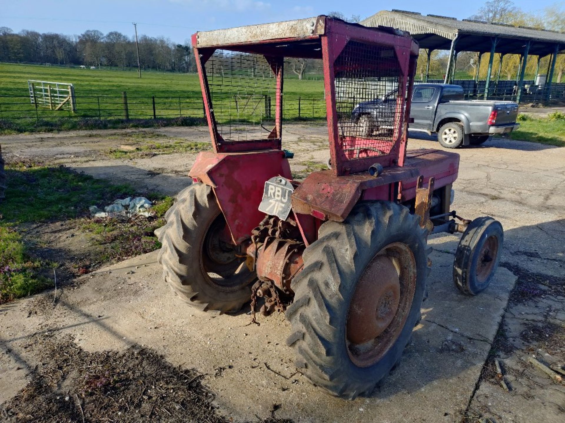 Massey Ferguson 135 with Fore end loader, 35,320 hours, Reg: RBJ 7IF, no VAT on this lot. - Image 5 of 11