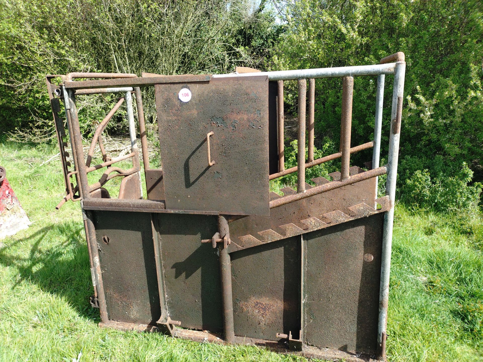 Cattle crush