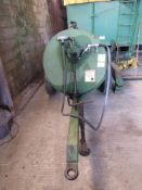 Legg fuel bowser on two wheels.