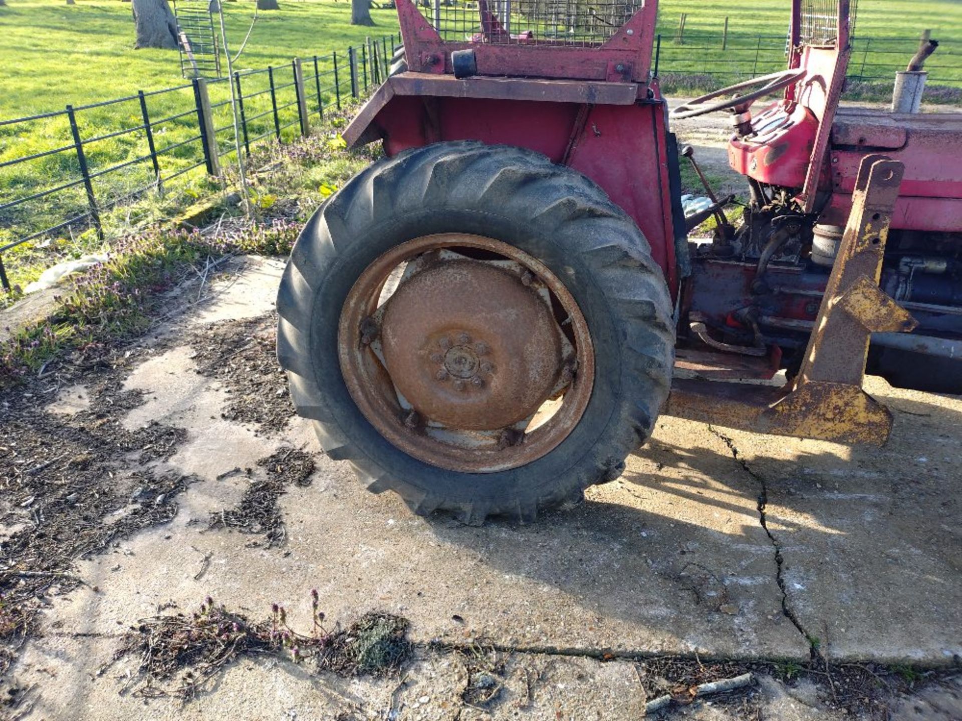 Massey Ferguson 135 with Fore end loader, 35,320 hours, Reg: RBJ 7IF, no VAT on this lot. - Image 8 of 11