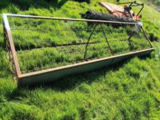 Feed rack,