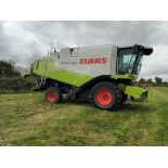 Lexion 520 Claas combine with V600 header, 2,633 hours, Reg: KE04 VNW, Identity No: 58300330,