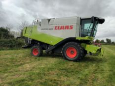 Lexion 520 Claas combine with V600 header, 2,633 hours, Reg: KE04 VNW, Identity No: 58300330,