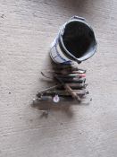 Qty grease guns and 2 x plastic buckets