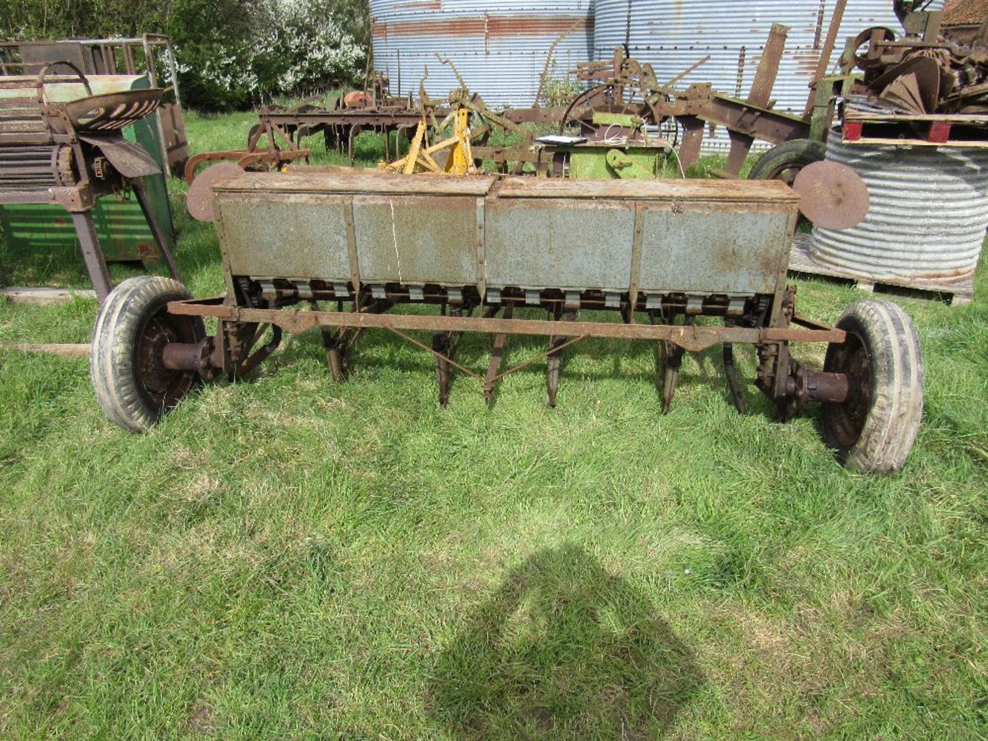 Ferguson 8ft seed drill - Image 2 of 2