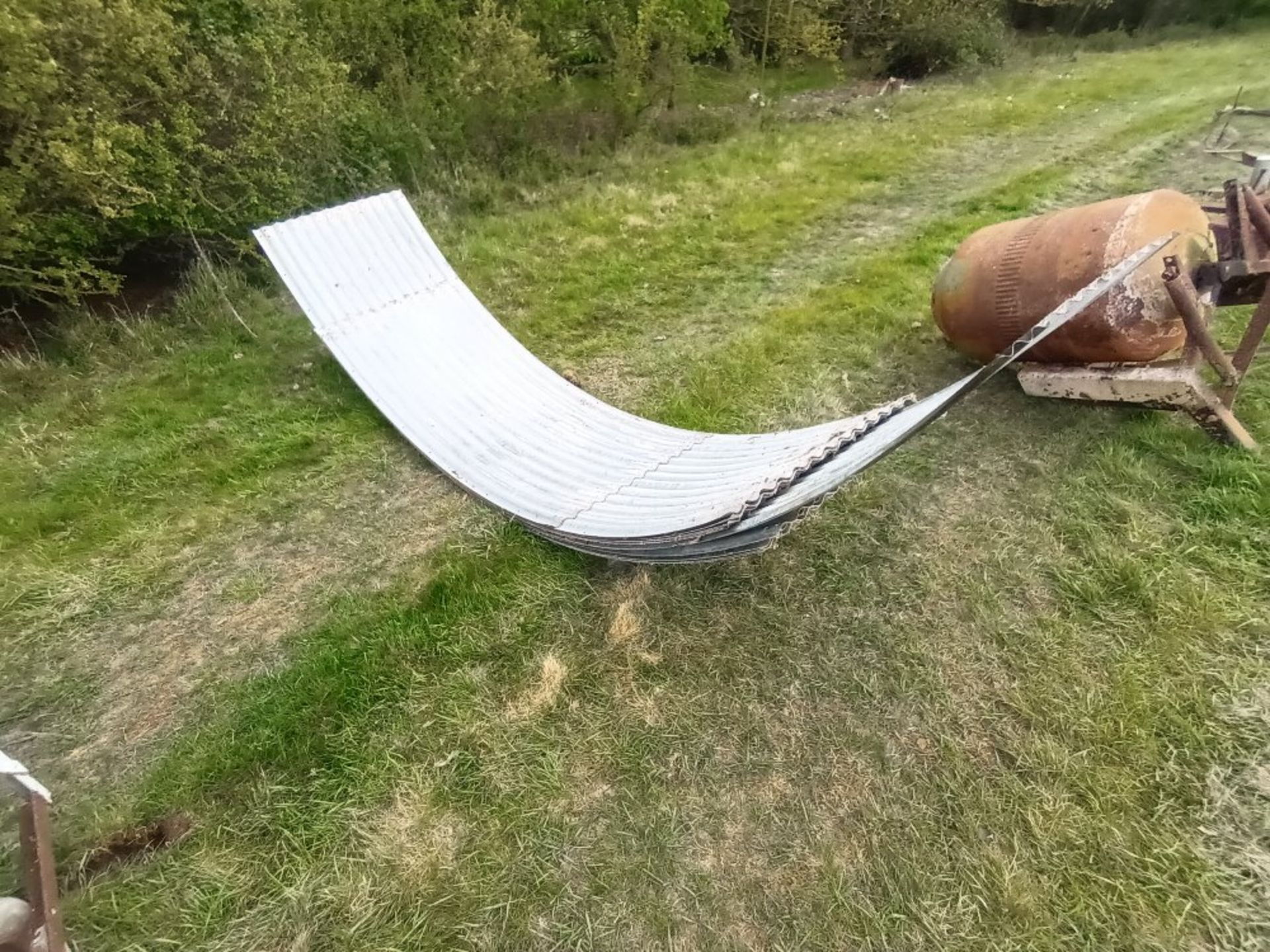 Quantity of curved galvanised iron sheeting as new, various lengths, - Image 2 of 2