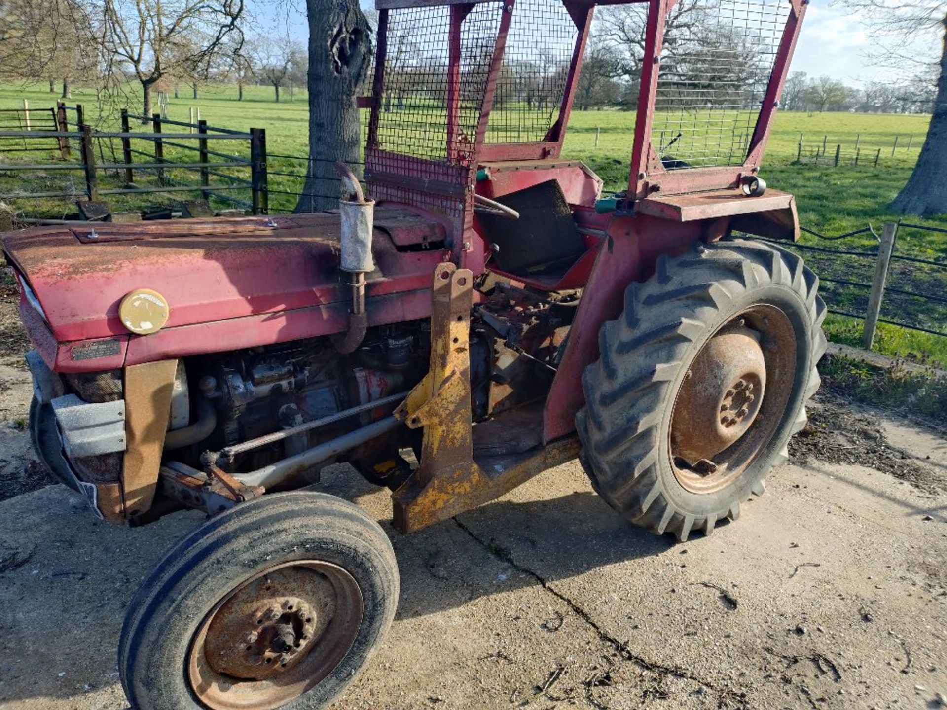 Massey Ferguson 135 with Fore end loader, 35,320 hours, Reg: RBJ 7IF, no VAT on this lot. - Image 6 of 11