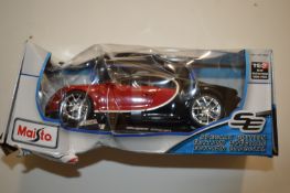 *Maisto Diecast Model Bugatti Chiron (damage to packaging)