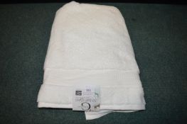 *Hotel Grandeur Bath Towel