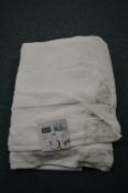 *Grandeur White Bath Towel