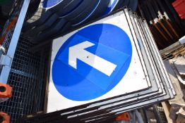 *8x Keep Left/Right Signs