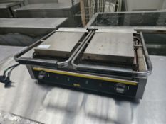 * Buffalo DM902-02 Ribbed Contact Grill