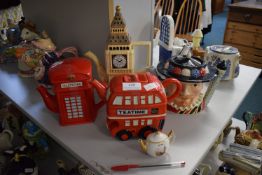 4x London Themed Novelty Teapots, and 1x Miniature Souvenir Teapot