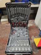 Schwerlast Tool case with Assorted Tool Sets