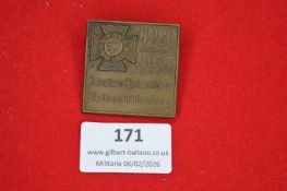 German patriotic commemorative tinnie, square form, bearing an Iron Cross-style emblem and inscribed