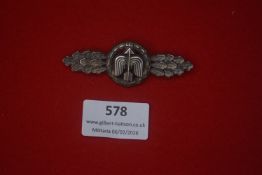 German WWII Luftwaffe Air Gunner & Flight Engineer Badge, wreath with central arrow motif and