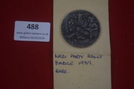 German Third Reich commemorative tinnie or badge, circular cast metal example dated 1939,