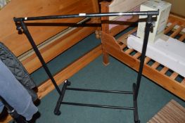 Adjustable Clothes Rail