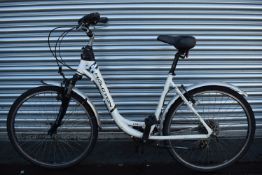 Halcyon Low Step Comfort Tracking 19 Bicycle (AF)