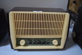 1960’s Polish Unitra Figuero Bakelite Valve Radio