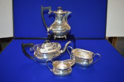 8828 - Live and Online - Antique and Collectables