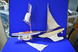 2x Pond Yachts by Star Yachts and Juguetes