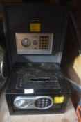 *2x Digital Safes