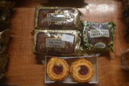 4x Assorted Cakes Including Fruit Cakes and Treacle Cakes