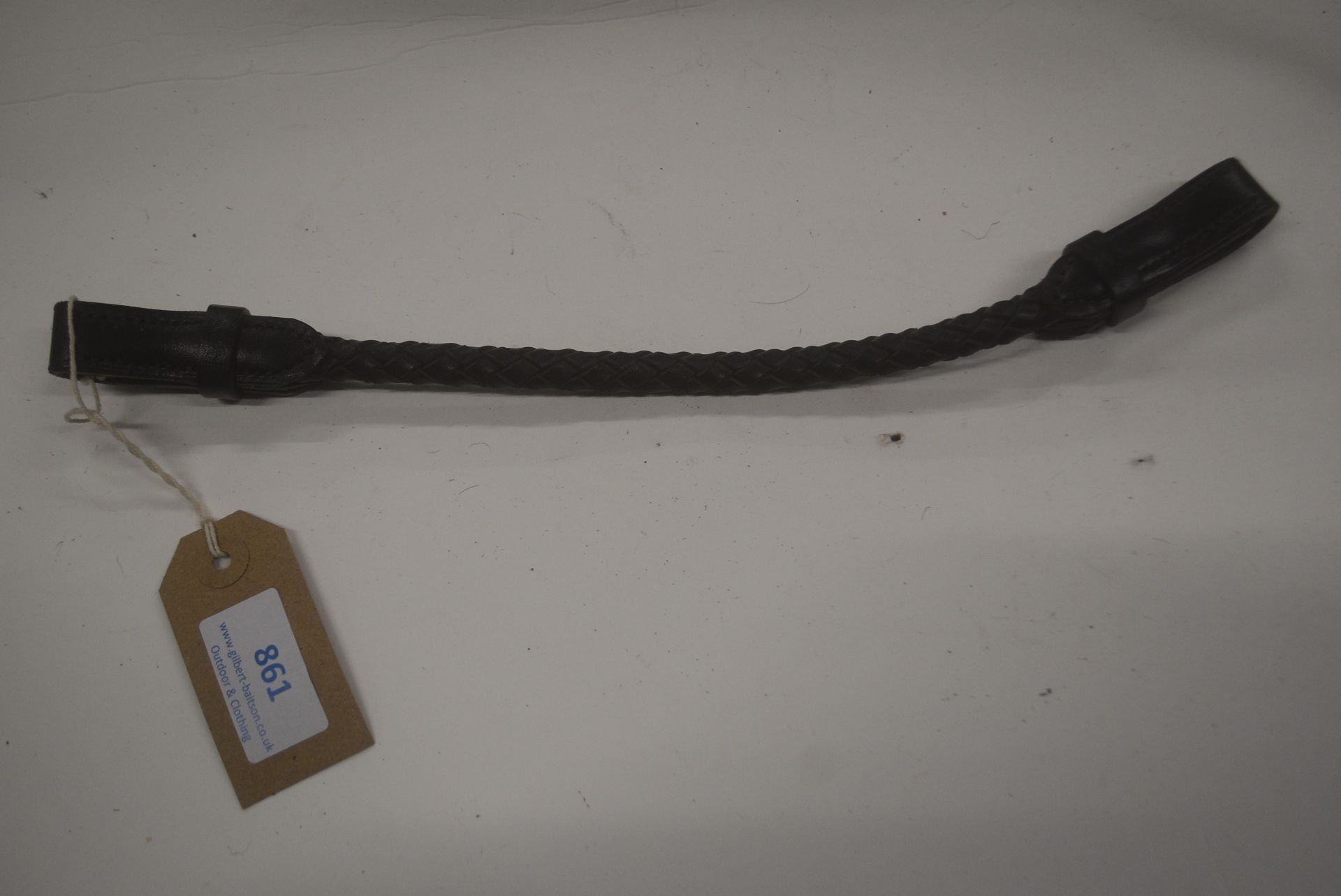 Stubben Leather Platted Round Saddle Strap in Black