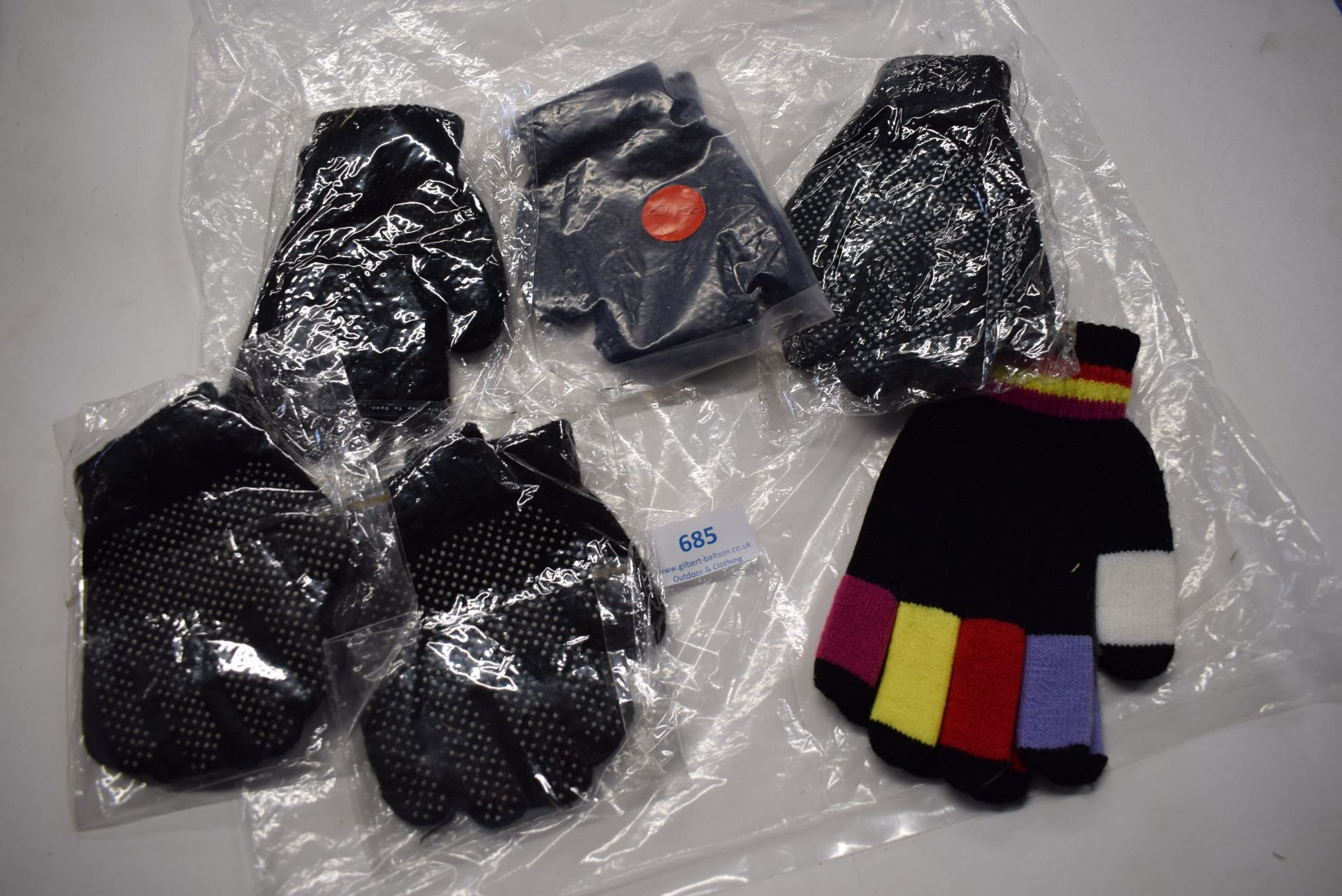 6x Pairs of Various Children’s Gloves