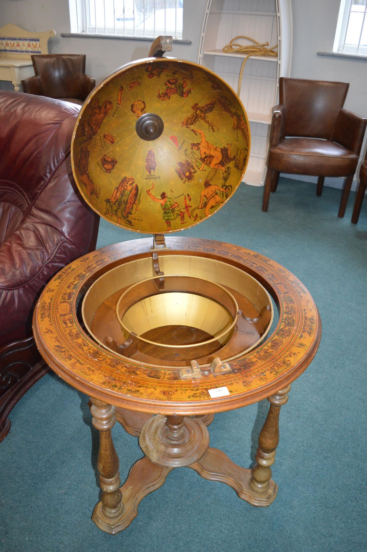 Globe Drinks Cabinet - Image 2 of 2