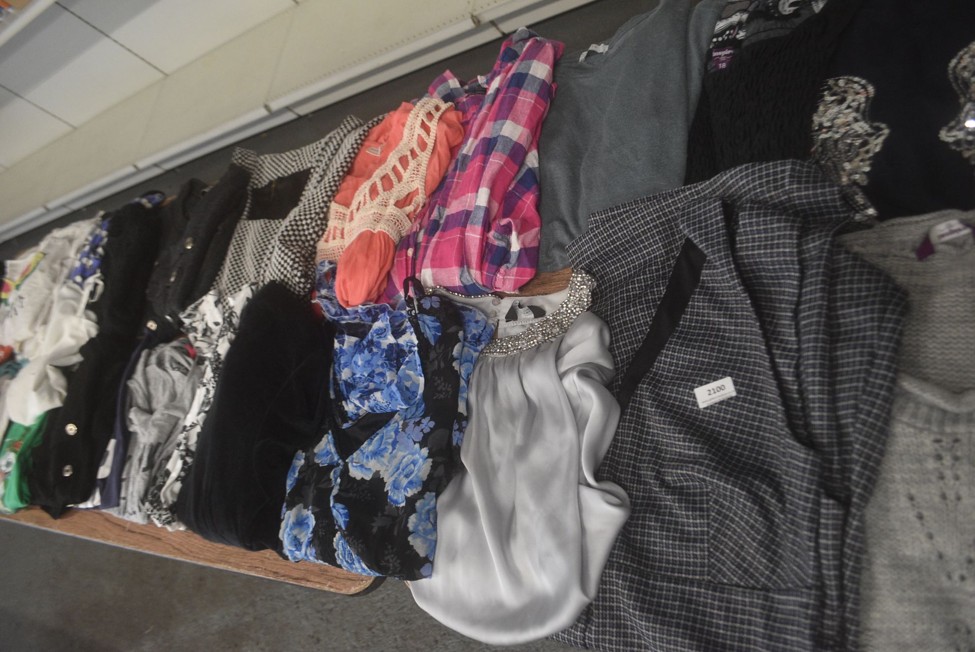 Quantity of Assorted Lady’s Clothing Sizes: 18 to 20, Including Simply Be, Dorothy Perkins, Apricot, - Image 3 of 4