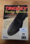 Tingley Trim Stretch Rubber Overshoes in Black Size: S (American 7-8.5)