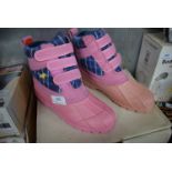 Loveson Fleece Lined Pink Wellies Size: 2 (discoloured)