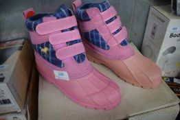 Loveson Fleece Lined Pink Wellies Size: 2 (discoloured)