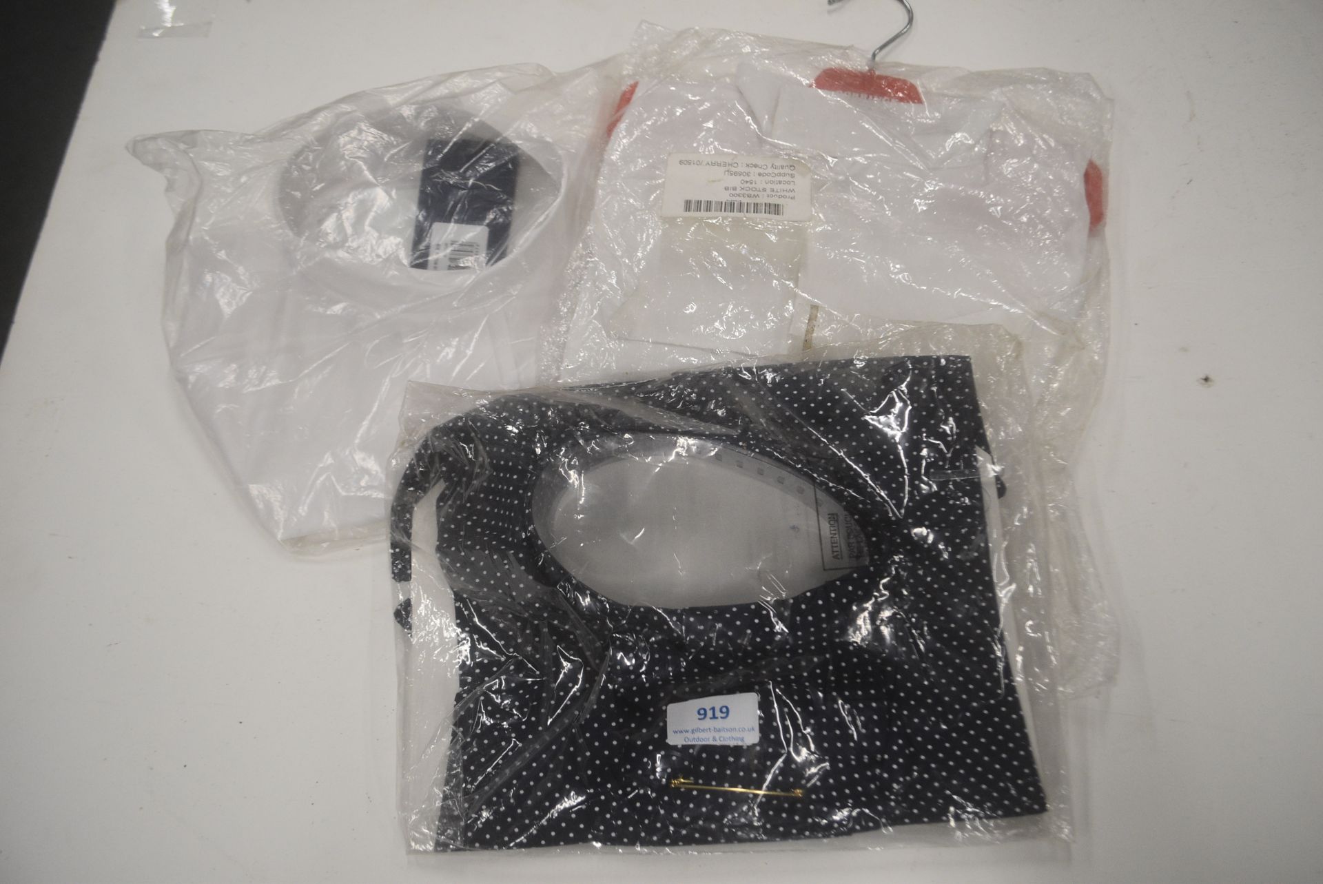 Quantity of Show Bibs