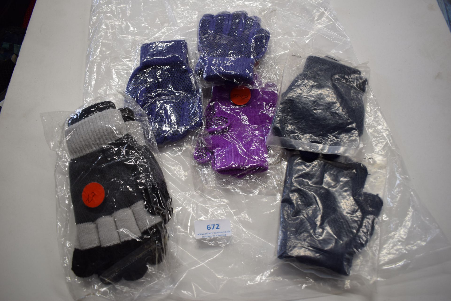 6x Pairs of Various Children’s Gloves